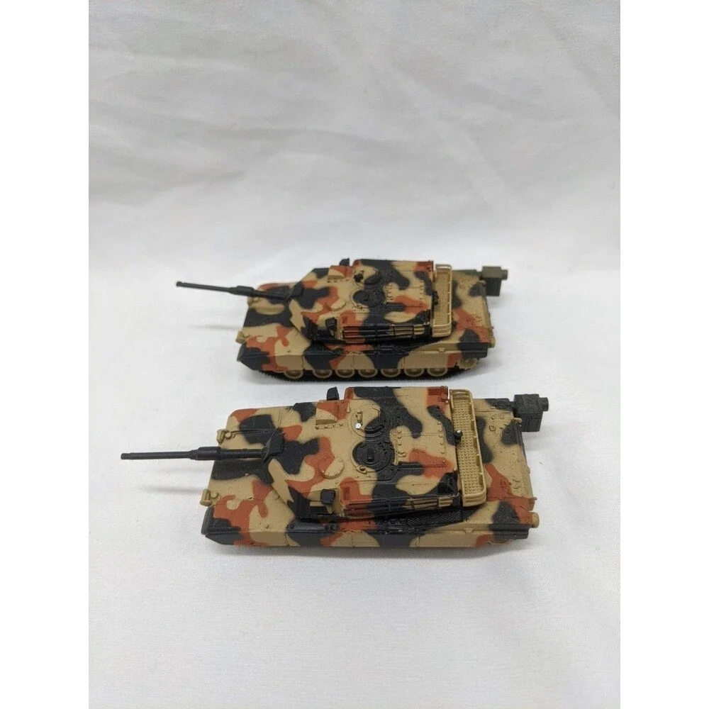Lot Of (2) Johnny Lightning 2000 Playing Mantis 066 Cameo Diecast Tank Vehicle